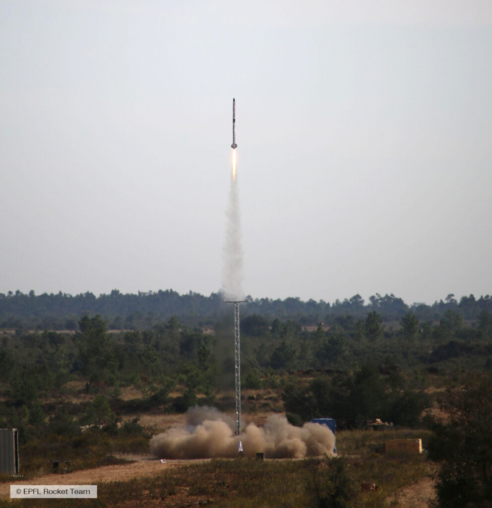 rocket bella lui launching from the launch pad 